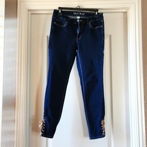 White House / Black Market Ankle Jeans indigo size 4